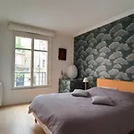 Paris 7 Iconic Apartment In Historic Eiffel Invalides District