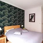 7 Iconic In Historic Eiffel Invalides District * Paris