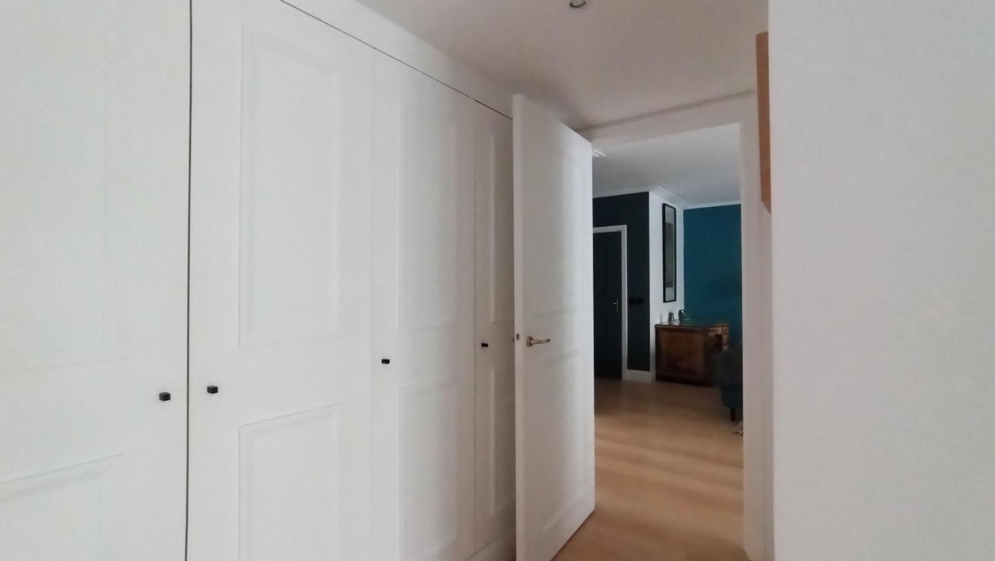 7 Iconic In Historic Eiffel Invalides District *