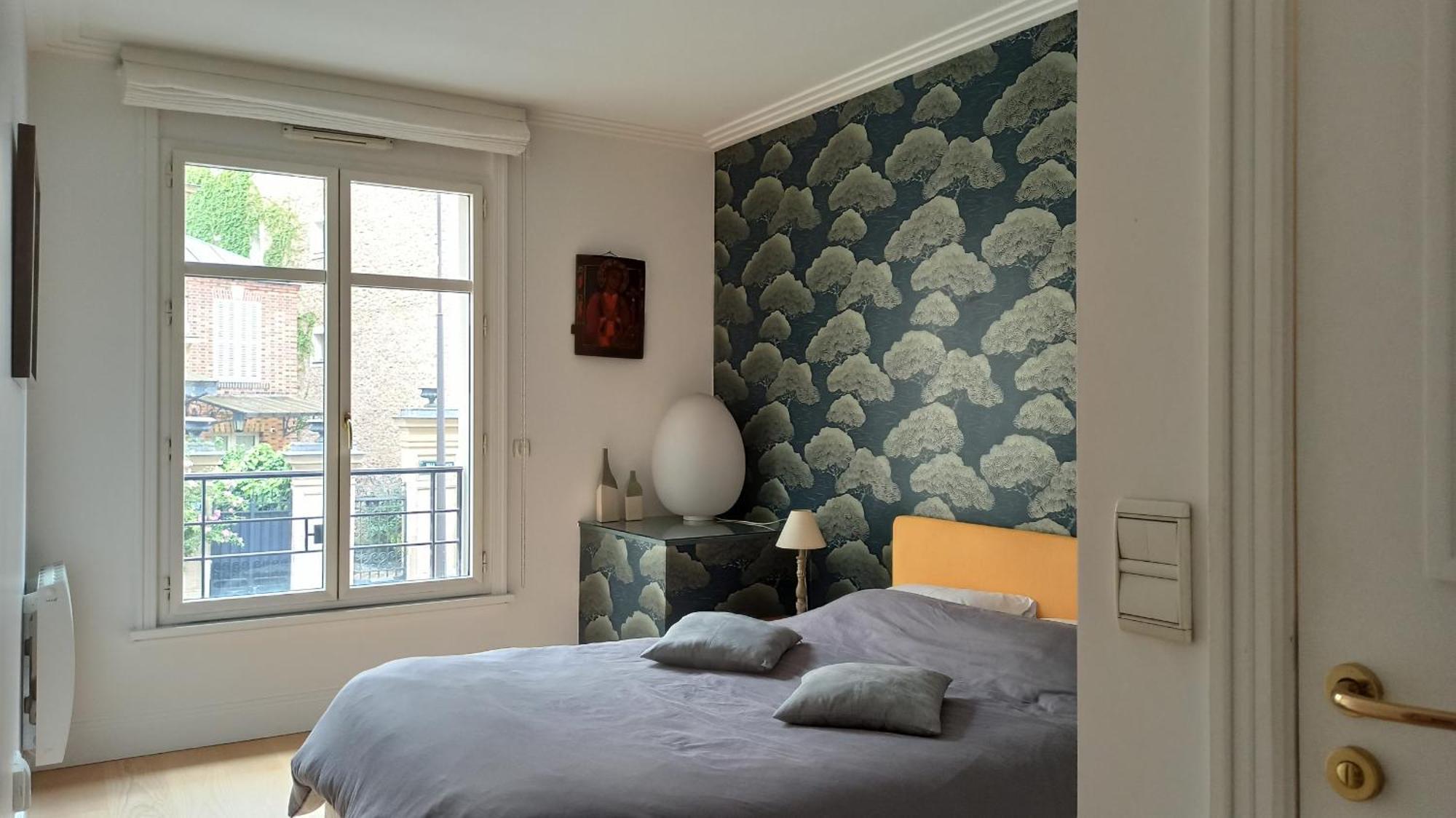 7 Iconic In Historic Eiffel Invalides District Paris